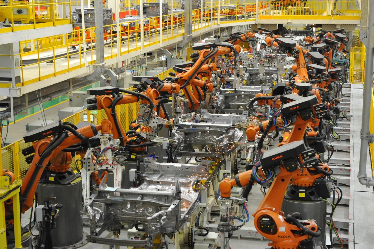 Robots on the GAC Trumpchi automated welding line, a highlight of any GAC company visit in Guangzhou
