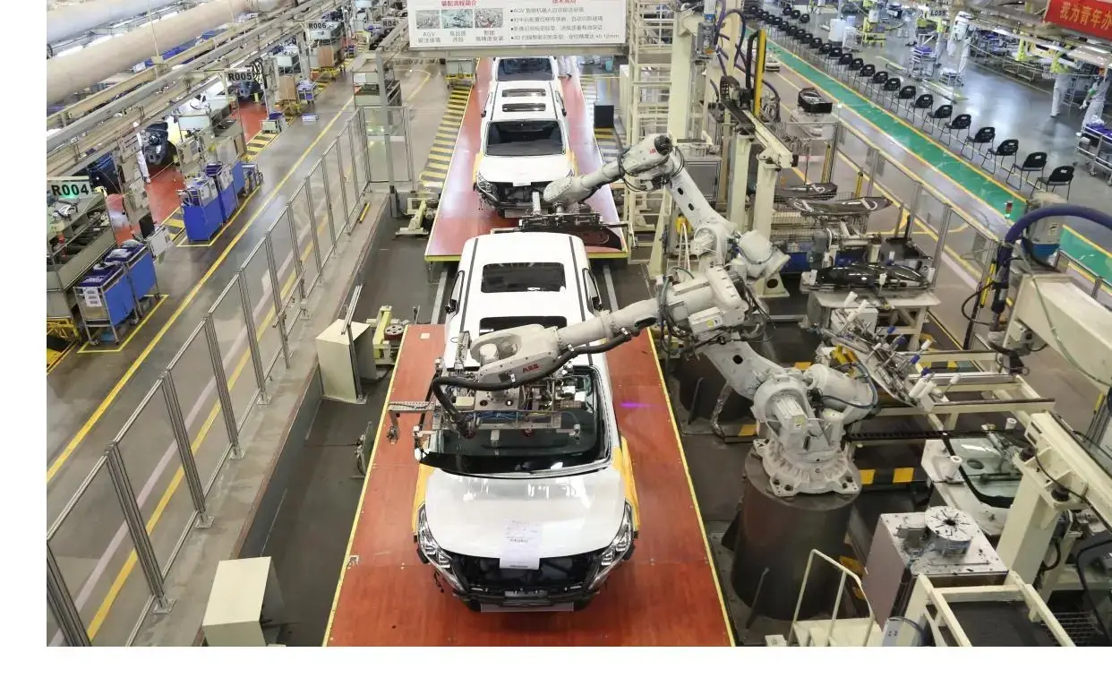 International delegation on a GAC Trumpchi factory visit, one item on a China study tour provider checklist for manufacturing groups